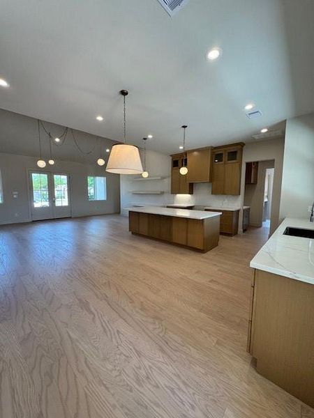 Spacious, unfurnished interior of a new home in , Fulshear (Image 7).