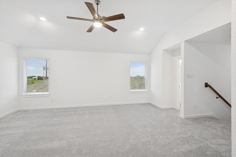 Spacious, unfurnished interior of a new home in Miller's Pond, Rosenberg (Image 33).