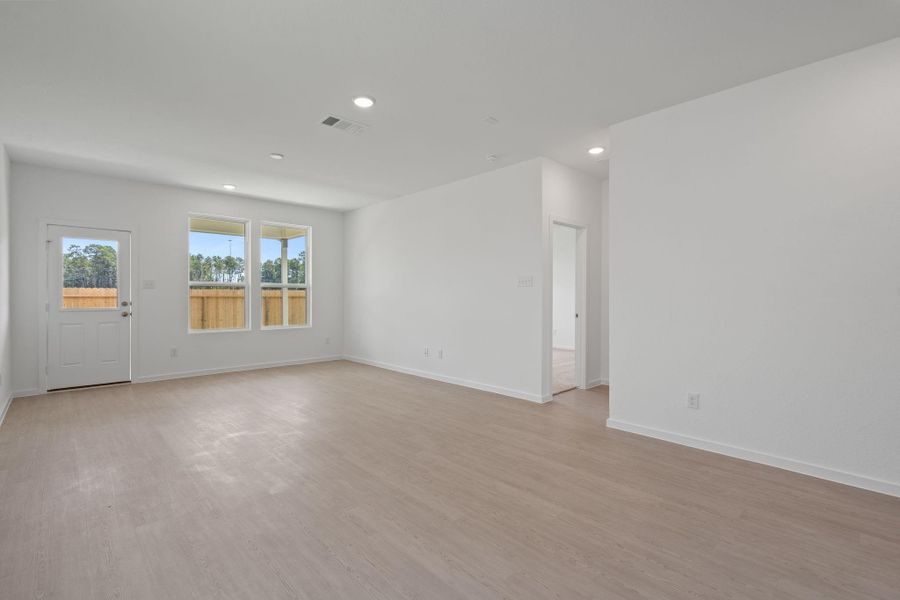 Spacious, unfurnished interior of a new home in Peppervine, Porter (Image 10).
