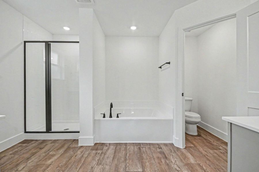 Furnished interior view inside a new home in , Angleton (Image 5).