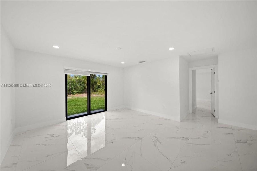 Image 22 of a home in .