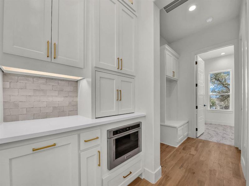 Furnished interior view inside a new home in , Weatherford (Image 13).