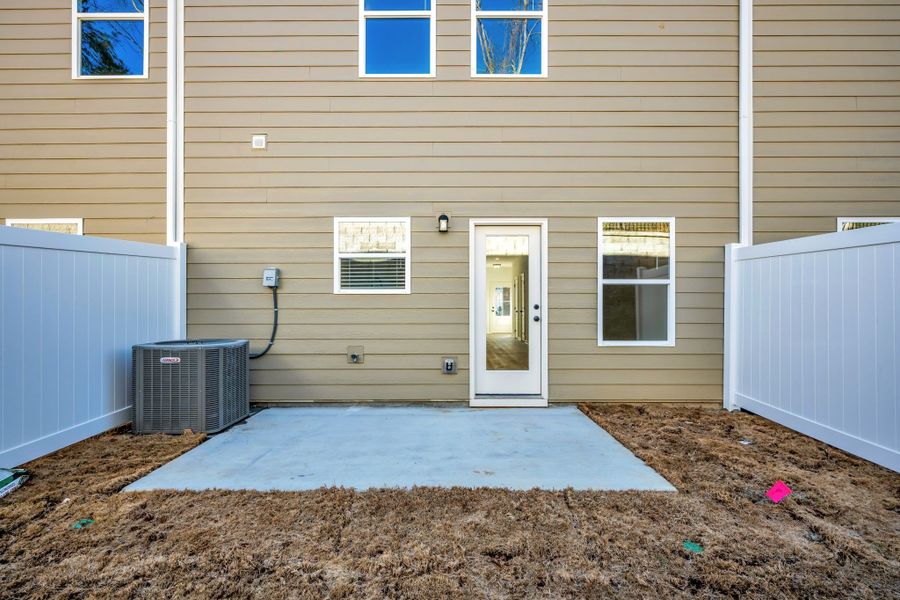 Exterior details and patio area of a home in Ironhorse, Dickson (Image 4).