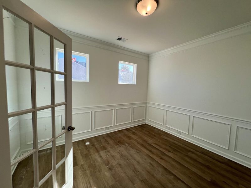 Spacious, unfurnished interior of a new home in Bellevue, Greenville (Image 10).