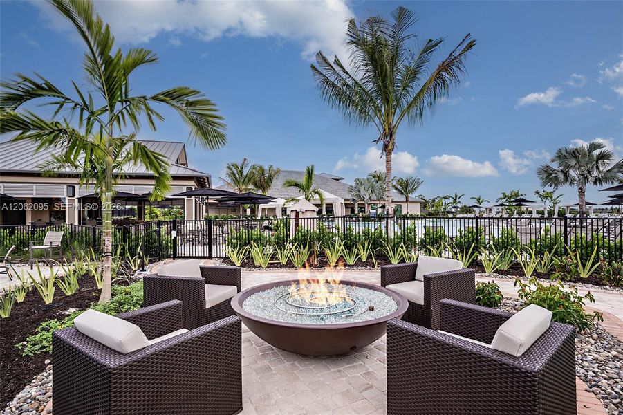 Esplanade by the Island Community Amenities Esplanade by the Island Community Amenities