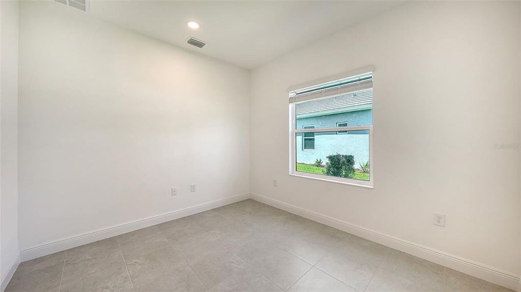 Spacious, unfurnished interior of a new home in Palmera, Venice (Image 17).