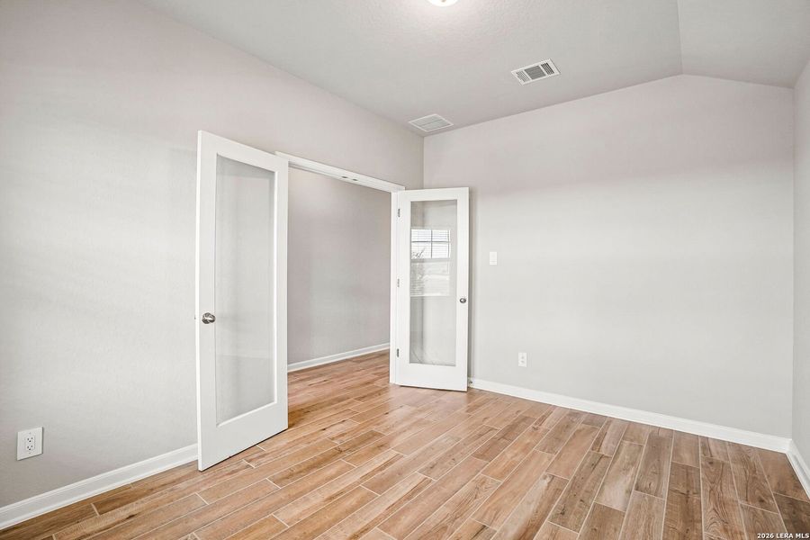 Spacious, unfurnished interior of a new home in Sagebrooke - Premier Series, San Antonio (Image 42).