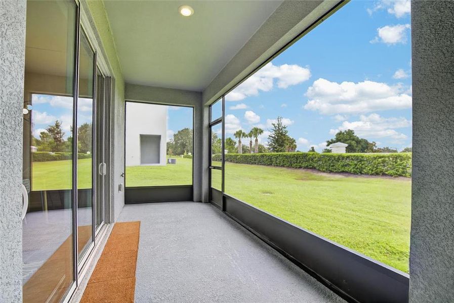 Exterior details and patio area of a home in , Plant City (Image 21).