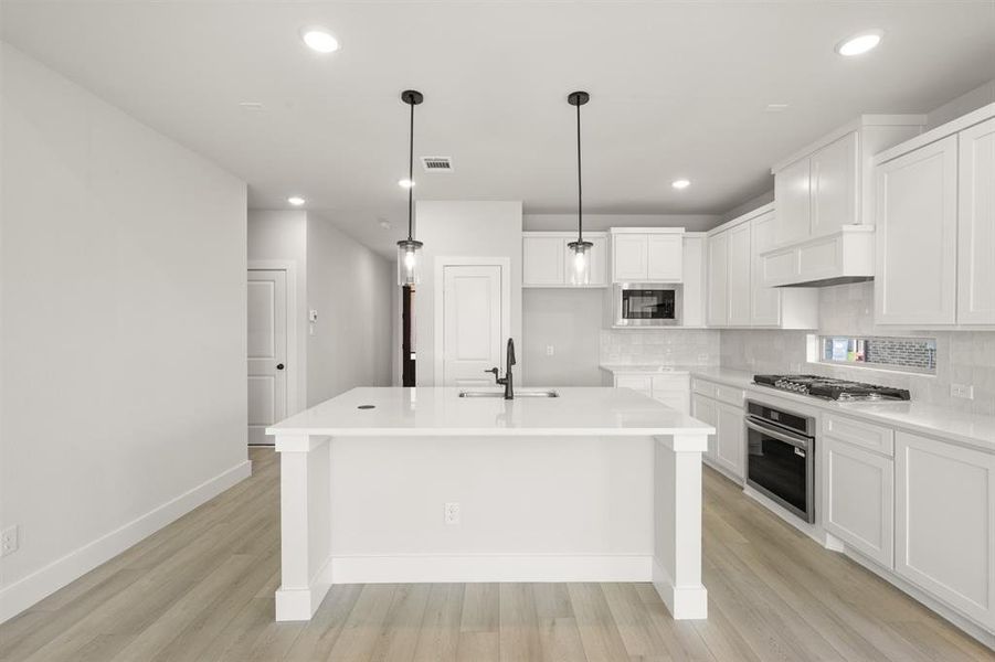 3706 Ironwood- Kitchen-1387 3706 Ironwood- Kitchen-1387