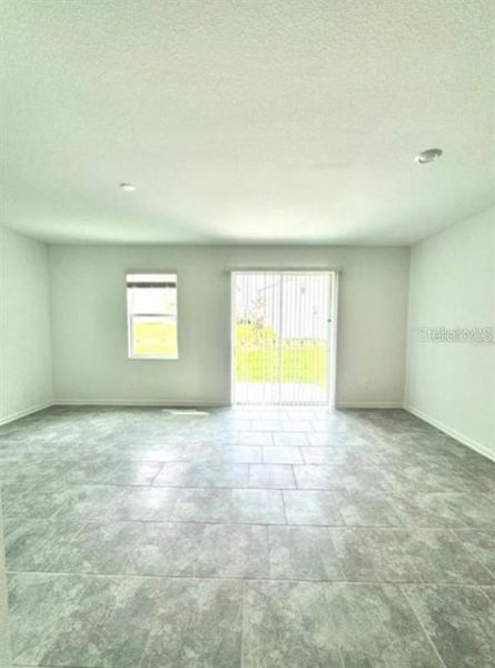 Spacious, unfurnished interior of a new home in , Davenport (Image 8).