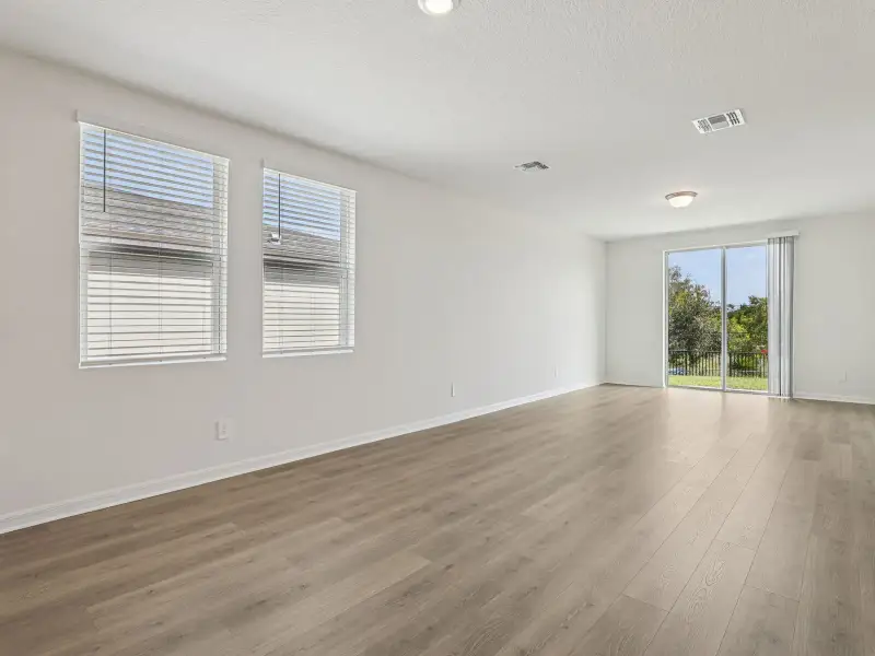 Spacious, unfurnished interior of a new home in The Meadow at Crossprairie, St. Cloud (Image 8).
