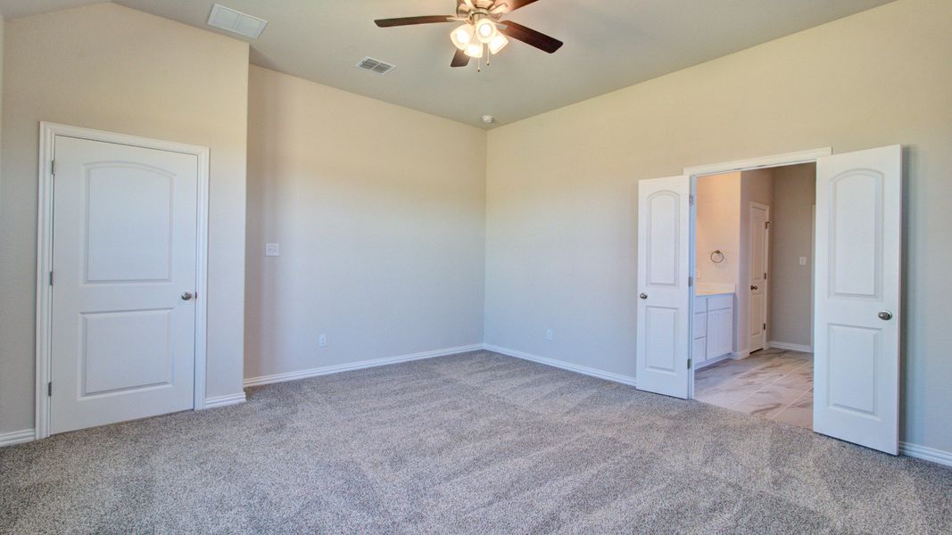 Furnished interior view inside a new home in Sunflower Ridge, New Braunfels (Image 18).