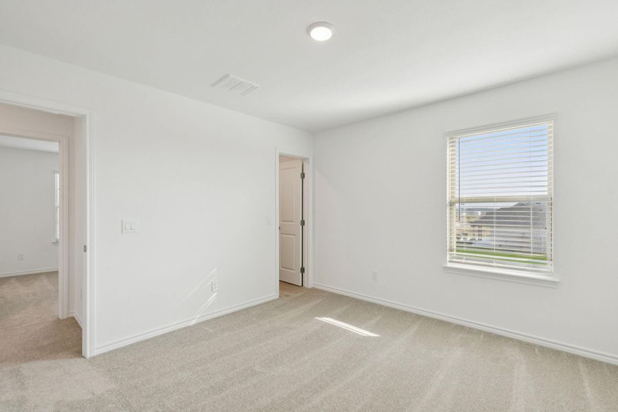 Spacious, unfurnished interior of a new home in River Ranch, Dayton (Image 25).