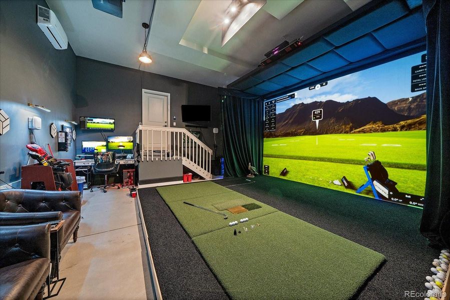 Garage Golf Simulator