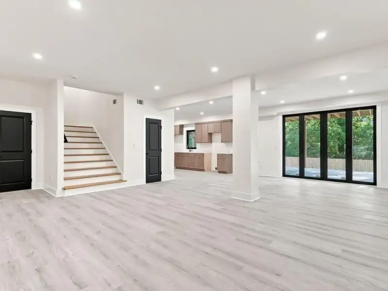 Spacious, unfurnished interior of a new home in , Marietta (Image 54).