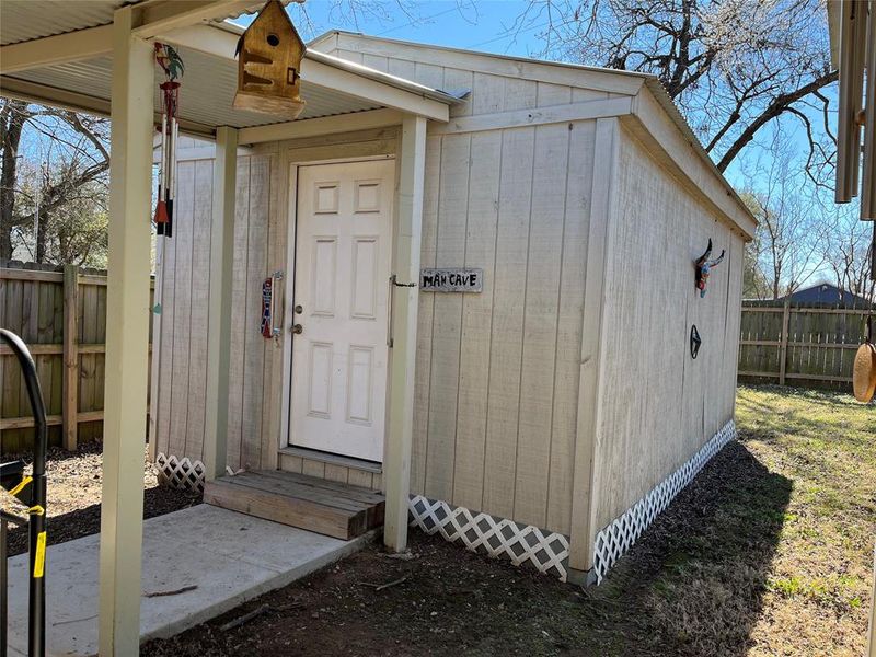 Exterior details and patio area of a home in , Paris (Image 3).