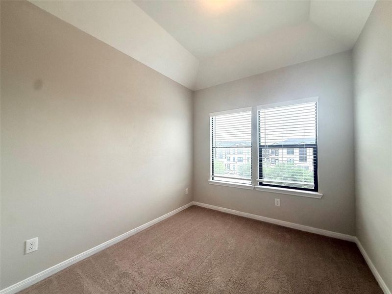 Spacious, unfurnished interior of a new home in , Houston (Image 7).