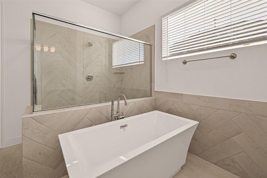 Furnished interior view inside a new home in Lago Mar, Texas City (Image 11).