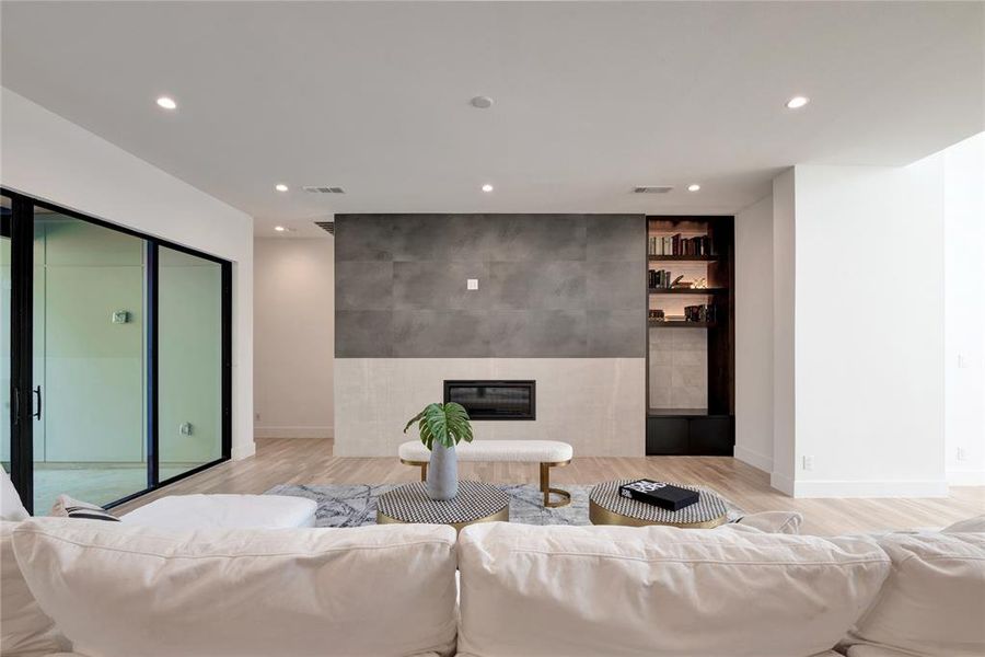 Furnished interior view inside a new home in , Dallas (Image 7). Furnished interior view inside a new home in , Dallas (Image 7).