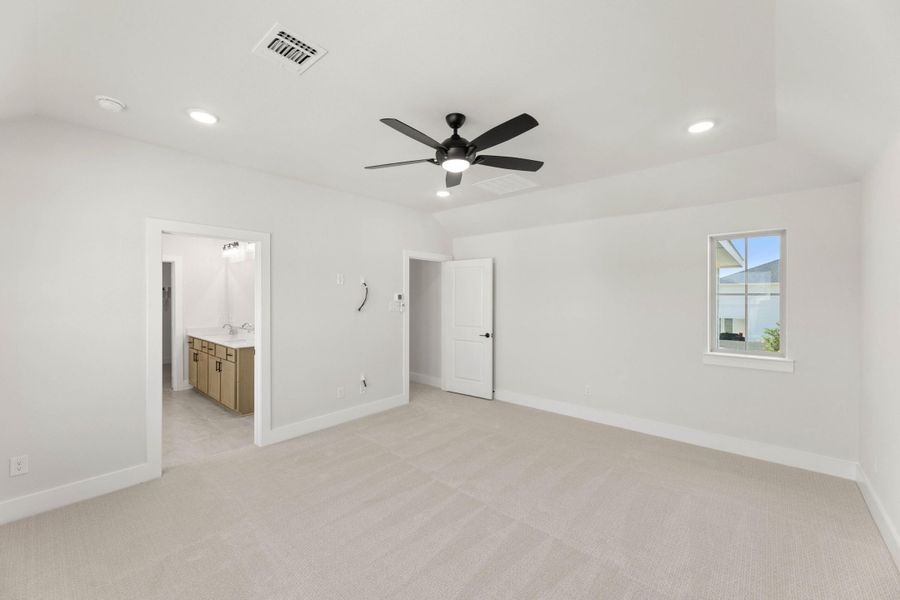 Spacious, unfurnished interior of a new home in Cottage Collection at Harvest, Argyle (Image 17). Spacious, unfurnished interior of a new home in Cottage Collection at Harvest, Argyle (Image 17).