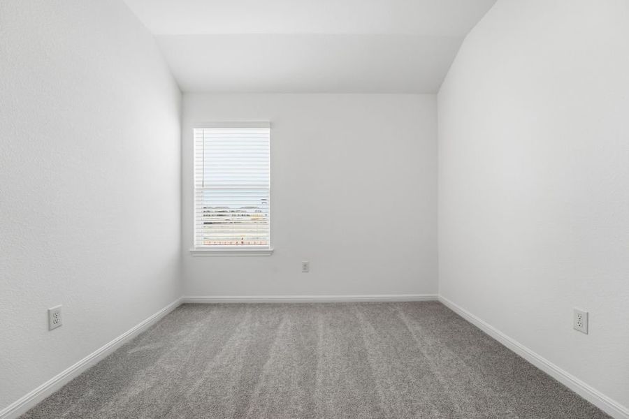Spacious, unfurnished interior of a new home in Longview, Del Valle (Image 18).