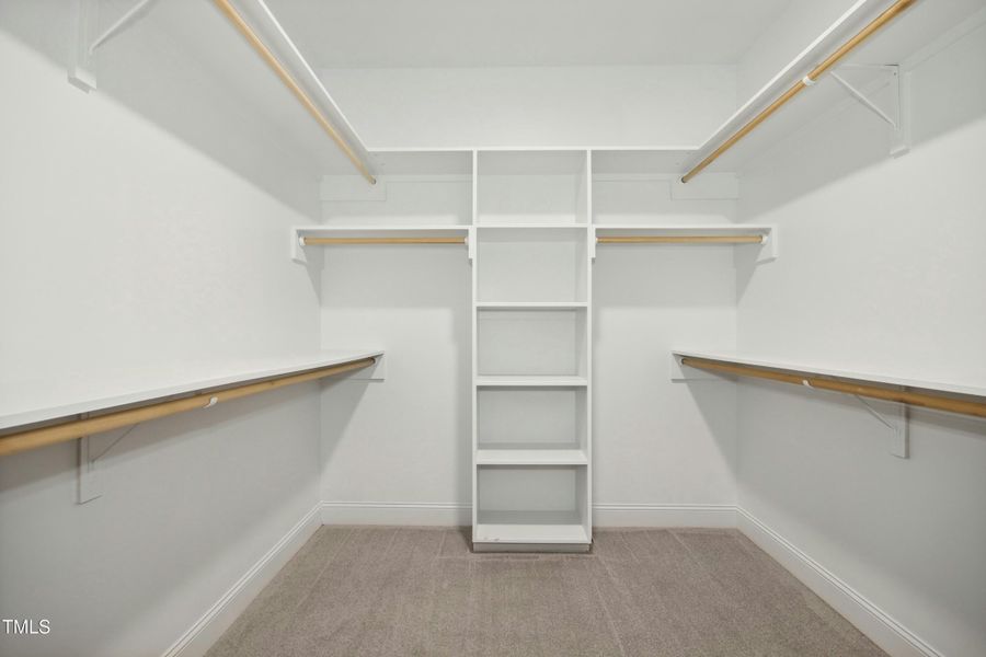 Walk in closet