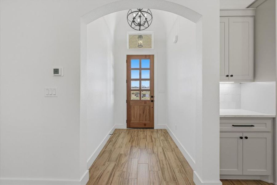 Spacious, unfurnished interior of a new home in , Peaster (Image 29).