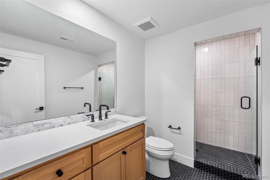 Furnished interior view inside a new home in , Lakewood (Image 9).