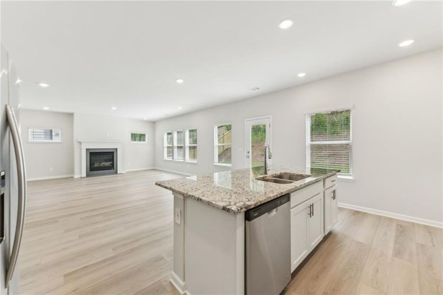 Furnished interior view inside a new home in Ivey Township, Dallas (Image 9).