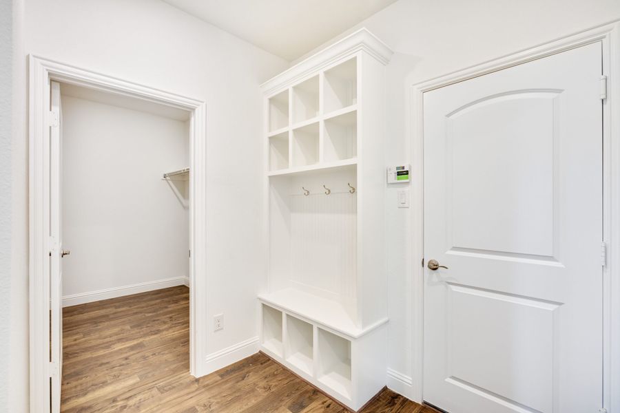 Furnished interior view inside a new home in Reunion, Rhome (Image 7). Furnished interior view inside a new home in Reunion, Rhome (Image 7).