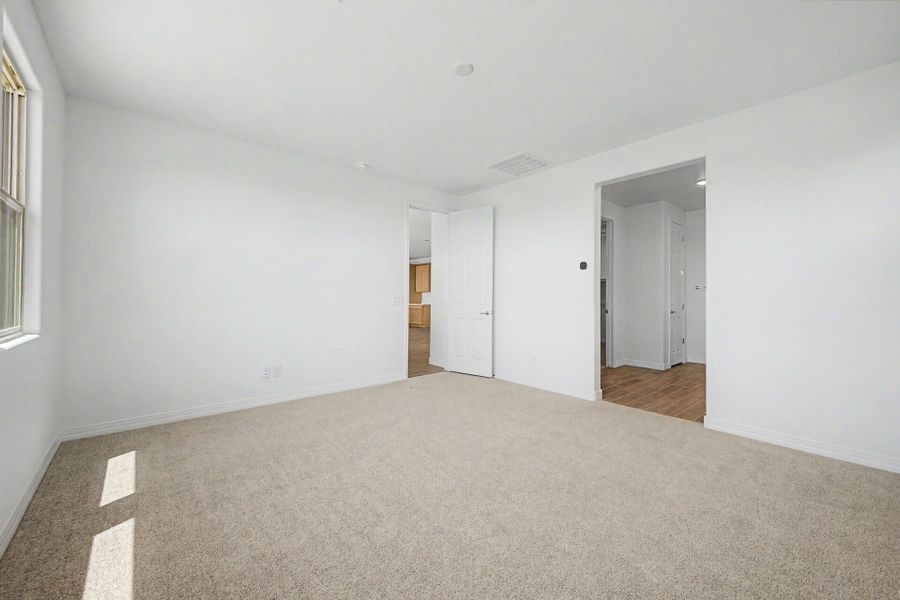 Spacious, unfurnished interior of a new home in Tierra Vistoso, Surprise (Image 9).
