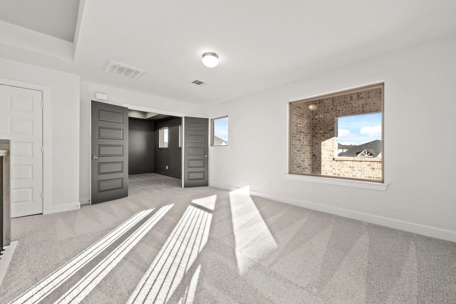 Representative image. Features, specifications, selections and colors may vary.