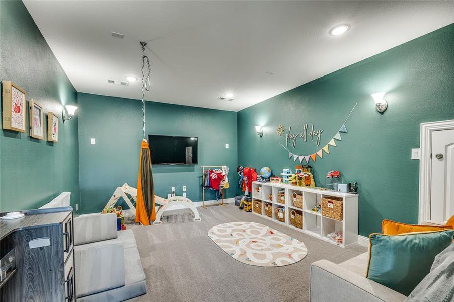 Furnished interior view inside a new home in , Mansfield (Image 9).