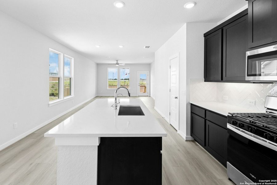 Image 24 of a home in Willowbrook.