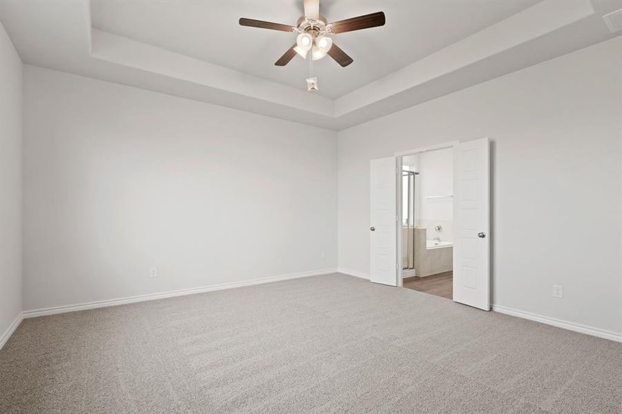 Spacious, unfurnished interior of a new home in Rocky Creek Crossing, Fort Worth (Image 32).