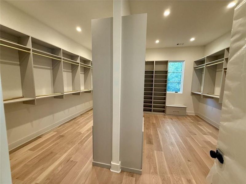 Spacious, unfurnished interior of a new home in , Sandy Springs (Image 74).