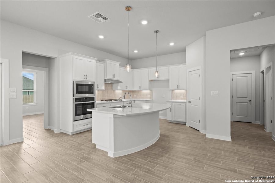 Image 17 of a home in Meyer Ranch.