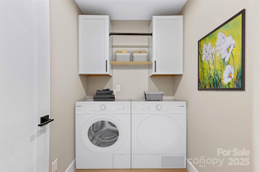 Furnished interior view inside a new home in , Marion (Image 17).