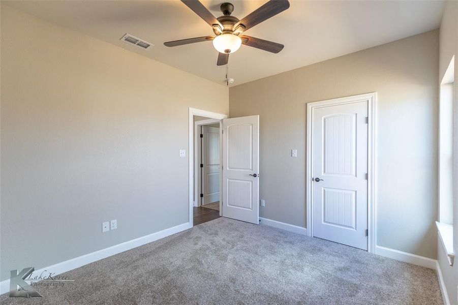Spacious, unfurnished interior of a new home in , Abilene (Image 11).