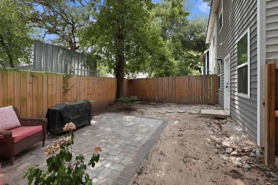 Exterior details and patio area of a home in , North Charleston (Image 3).