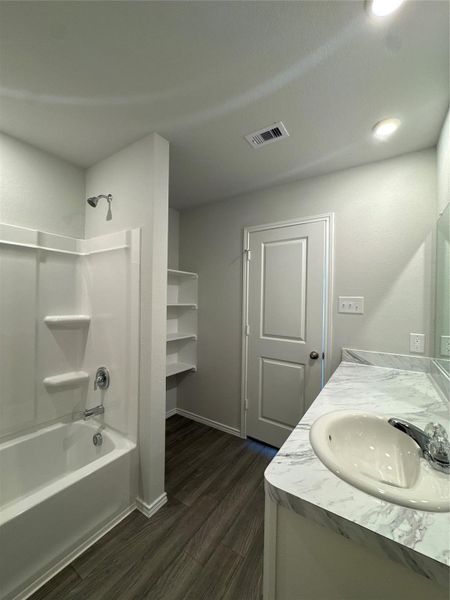 Furnished interior view inside a new home in Santa Fe, Cleveland (Image 9).