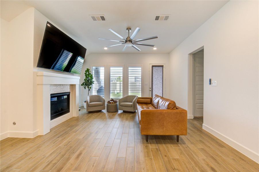 Furnished interior view inside a new home in Cross Creek West, Fulshear (Image 37).