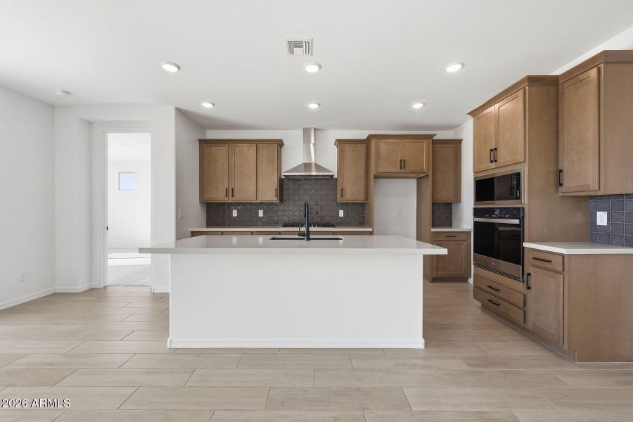 PHX_Landmarke_Lot 1063_Cobalt_705_kitche PHX_Landmarke_Lot 1063_Cobalt_705_kitche
