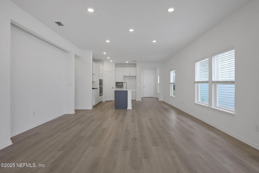 Spacious, unfurnished interior of a new home in Brook Forest, St. Augustine (Image 17).
