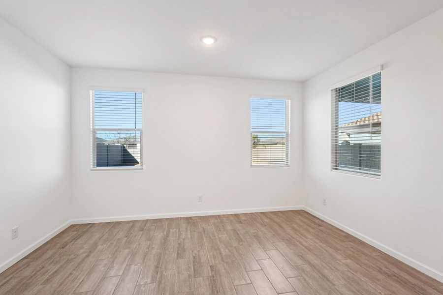 Representative images and renderings are for illustrative purposes. Actual structural options and design finishes of home may vary.