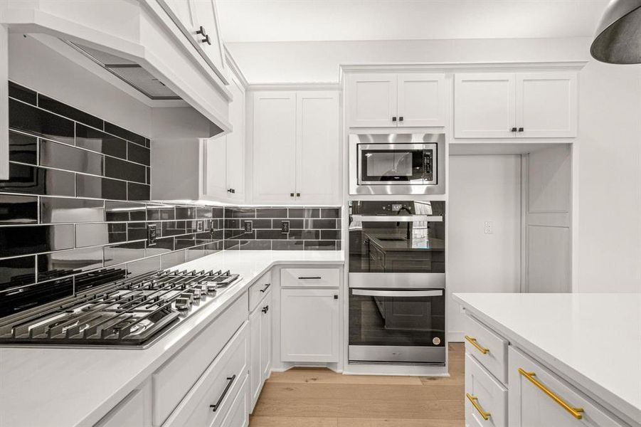 Furnished interior view inside a new home in , Aledo (Image 9).