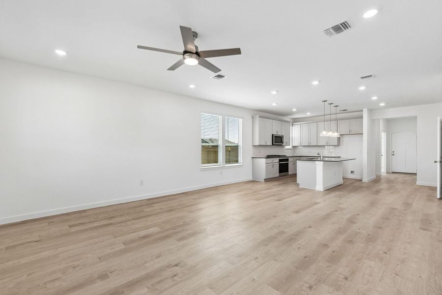 Spacious, unfurnished interior of a new home in Windcress, Cove (Image 23).