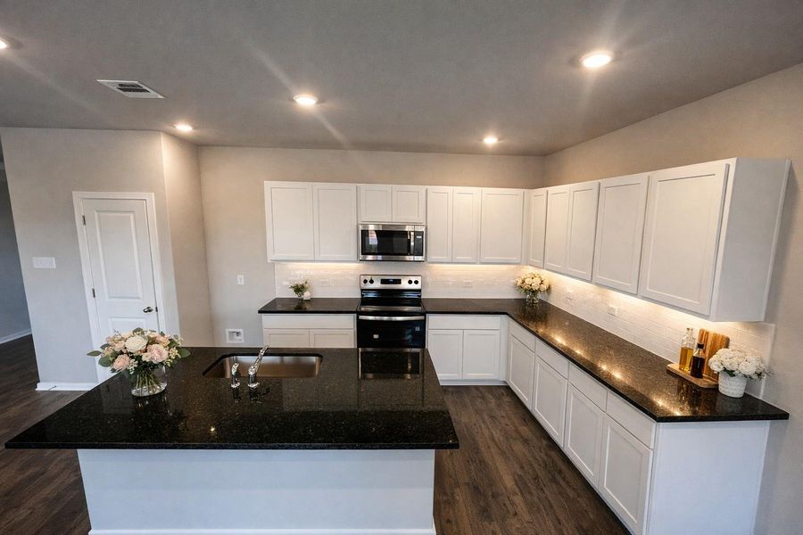 Light & Bright Open Concept Kitchen