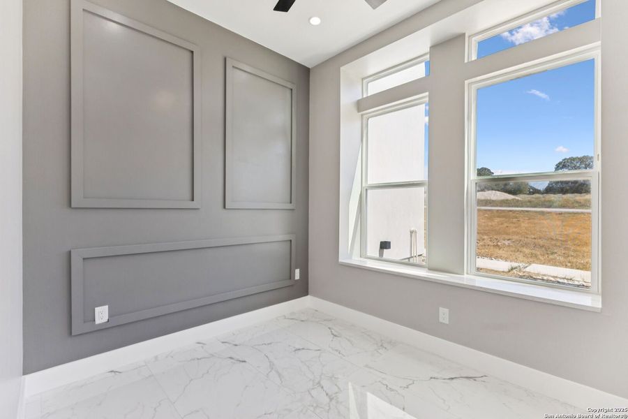 Spacious, unfurnished interior of a new home in , La Vernia (Image 43).