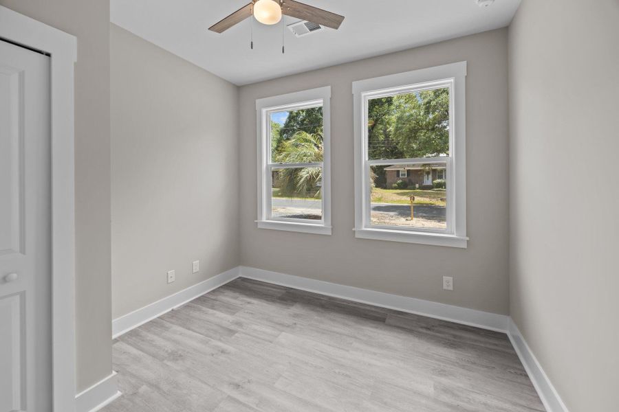 Spacious, unfurnished interior of a new home in , Summerville (Image 34).